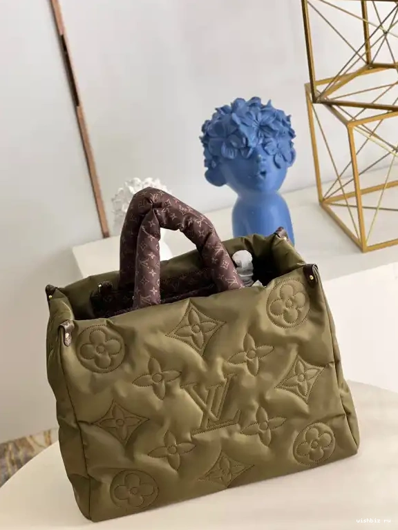 WIS GM LOUIS VUITTON ONTHEGO 0422